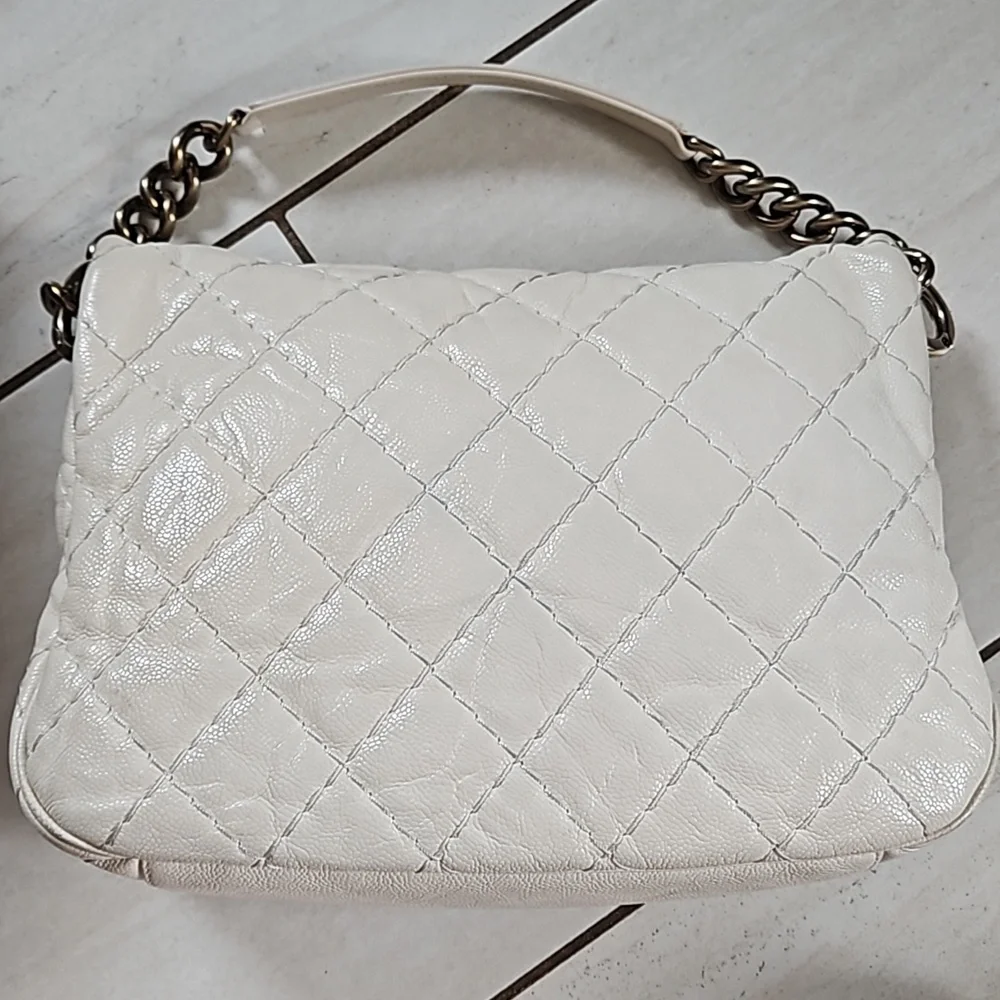 CHANEL 14S Flap Bag Crossbody Cream Leather Gold Chain CC Logo w/Box + Card - Picture 6 of 16